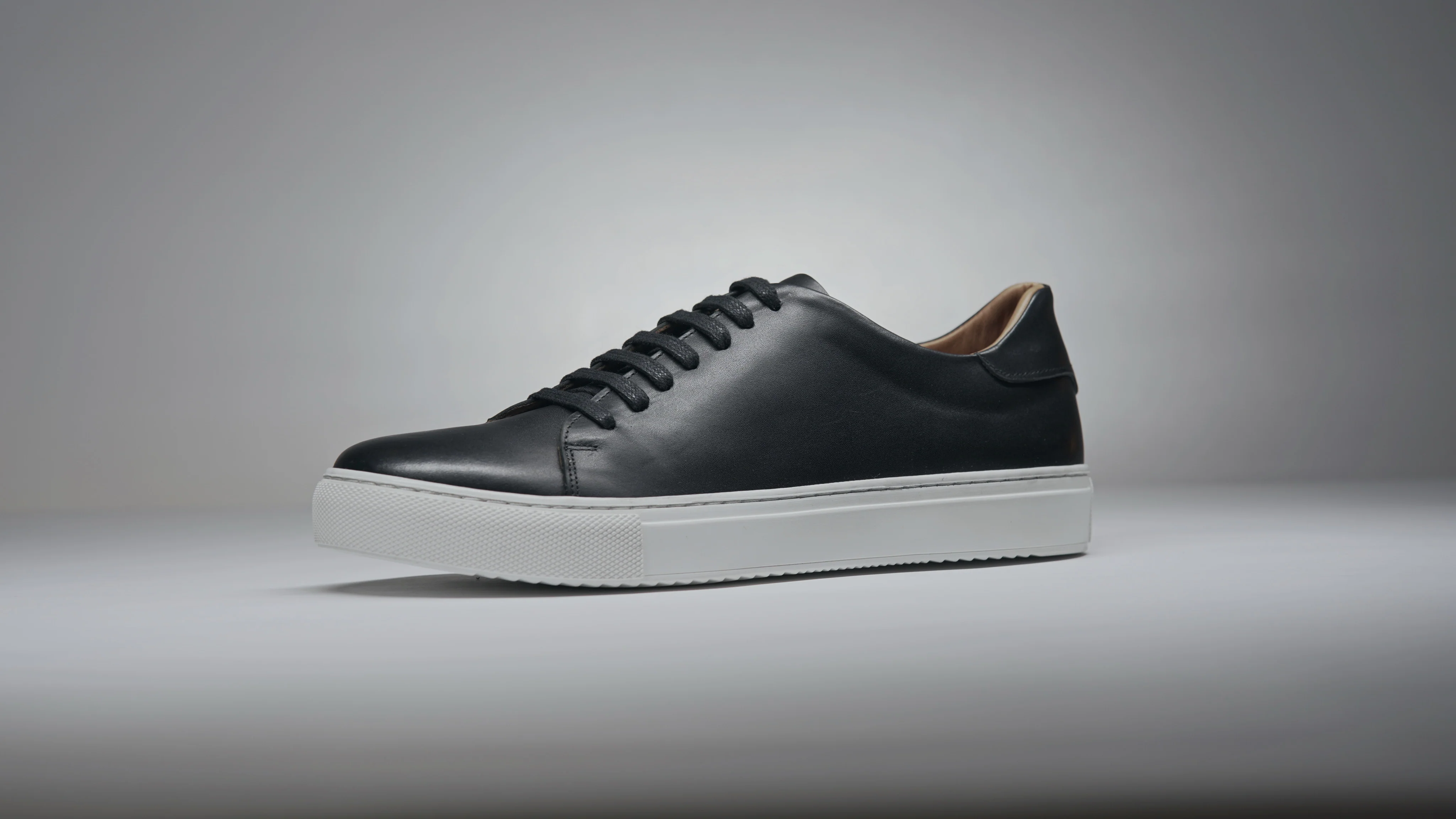 Henry Black White - Image 5
