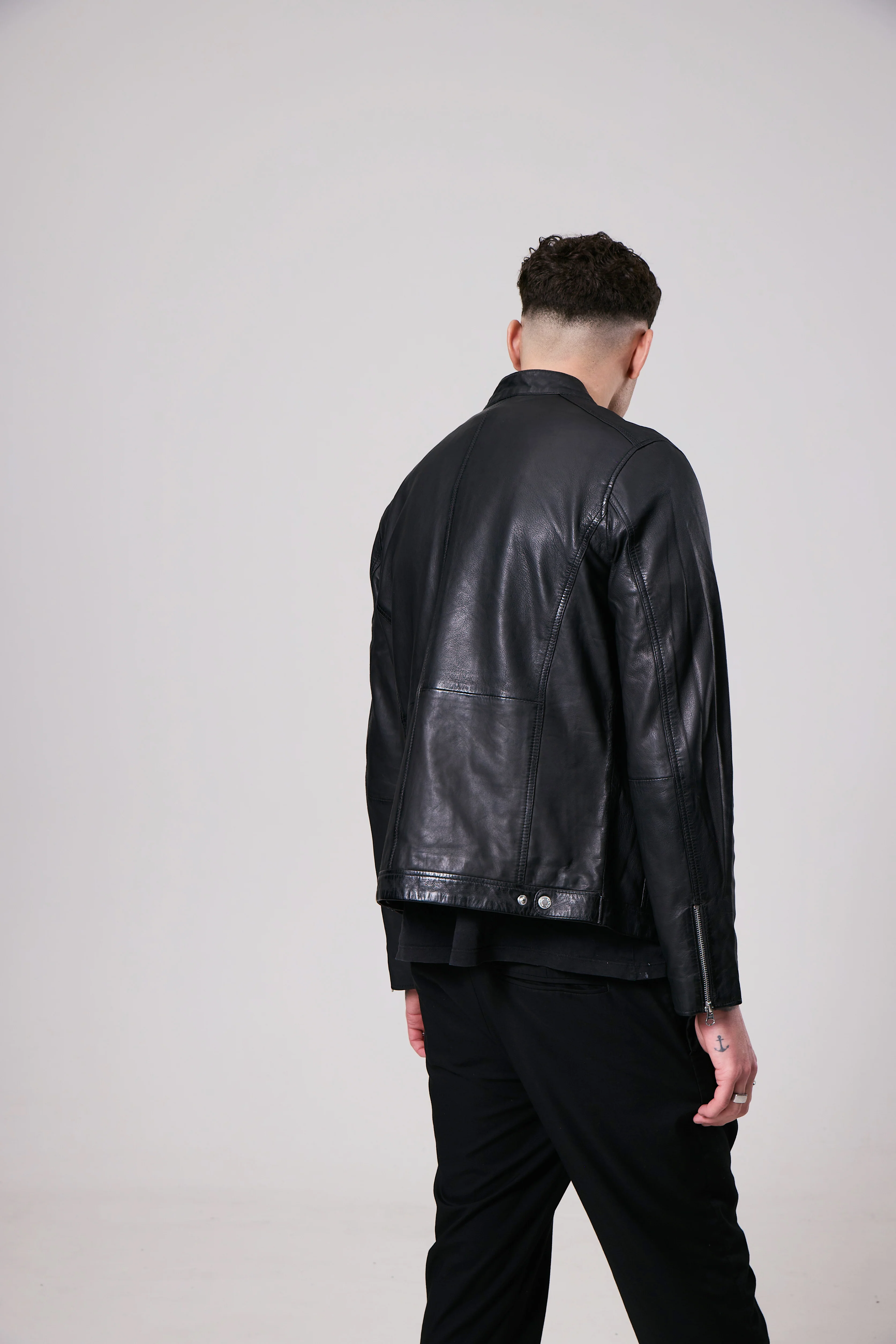 Hugo veg tanned black - Image 6
